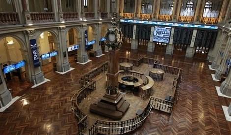 El Ibex 35 inicia la sesión con un retroceso del 0,9% y pierde los 15.200 puntos