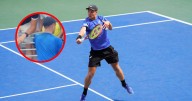US Open: ¡Indignante! Tenista le regala su gorra a un niño y un aficionado se la arrebata (VIDEO)