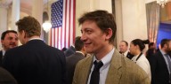 La UIF denunció ante la Justicia la filtración de información confidencial sobre una empresa que tiene a Santiago Caputo como único empleado