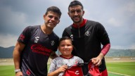 Lalito, niño que conmovió las redes por derrota ante América, visitó a jugadores del Atlas