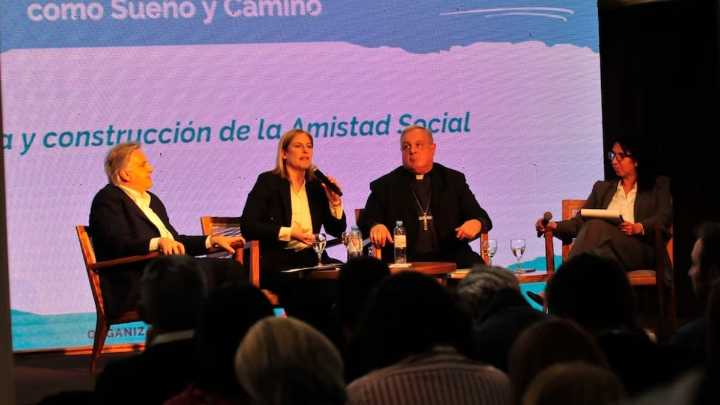 La Iglesia advierte que el mercado no garantiza inclusión social y reclama un diálogo nacional en un acto con fuerte presencia peronista