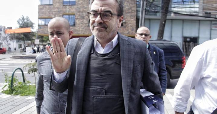 Avalan principio de oportunidad para Olmedo López: se suspende proceso penal en su contra