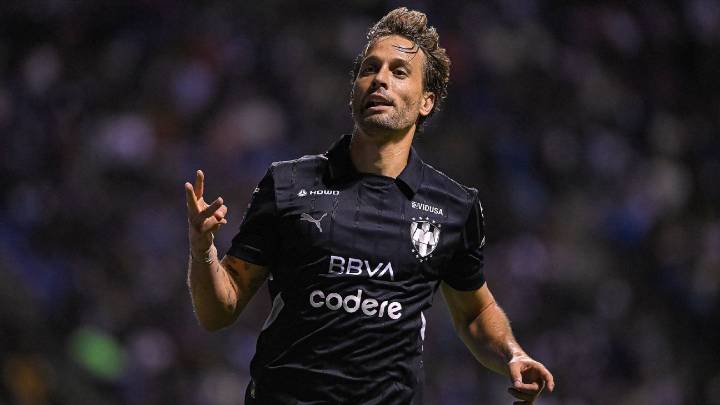 Rayados se despega en la cima de la mano de Canales