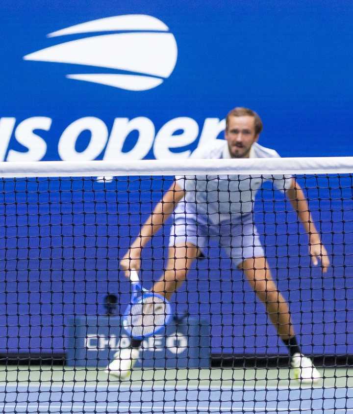 Medvedev, multado con 42.500 dólares por su conducta en el Abierto de EE.UU.