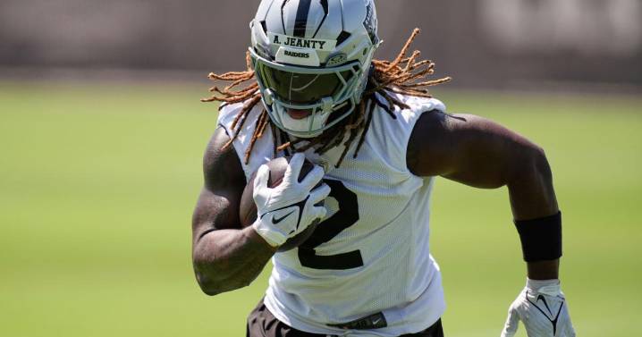 Raiders' Ashton Jeanty shows big-play ability in joint practice with the 49ers