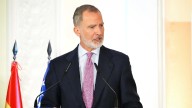 El rey Felipe VI pone en valor "la capacidad de liderazgo" de la UME y agradece a todas las personas que luchan contra el fuego