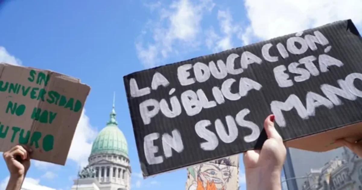 Docentes universitarios: el gobierno aflojó y anunció un aumento del 7,5%
