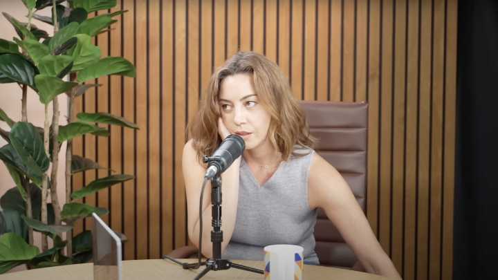 Aubrey Plaza opens up about grief on Amy Poehlers podcast
