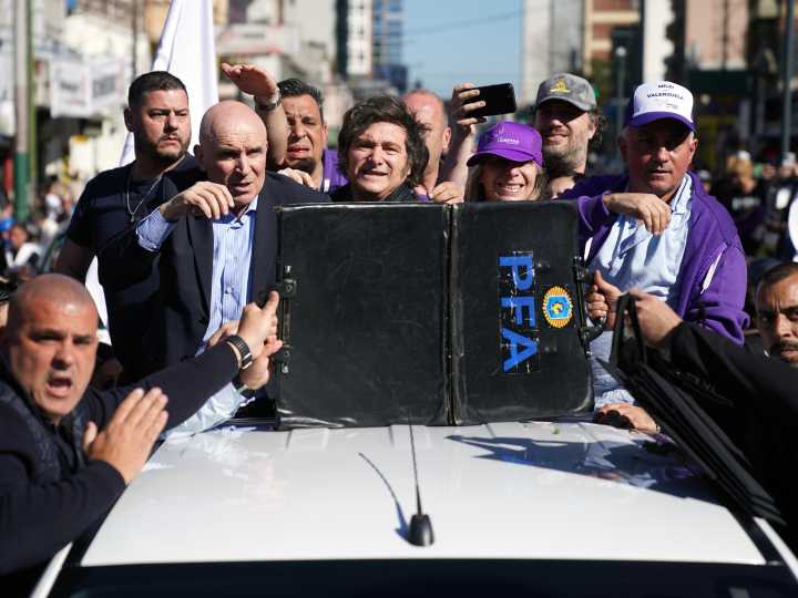 El Gobierno reveló los identikits de tres presuntos agresores de Milei en Lomas de Zamora, pero uno de ellos se desligó del ataque