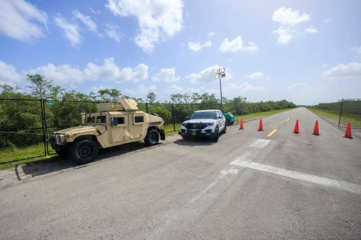 Alligator Alcatraz se afianza como modelo de detención migratoria en su primer mes
