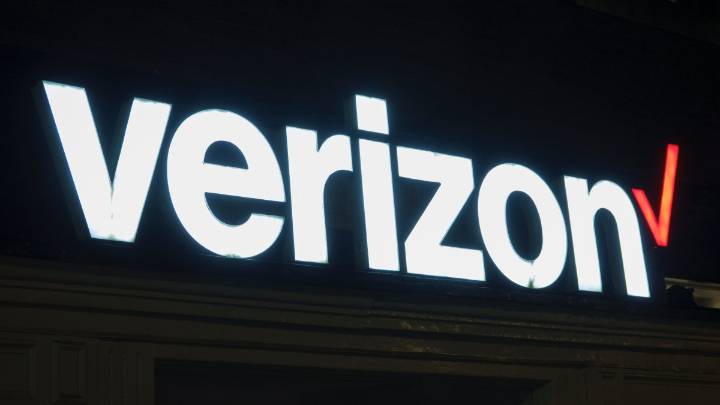 ¿Tu teléfono dice “SOS”? Reportan interrupciones de servicio de Verizon