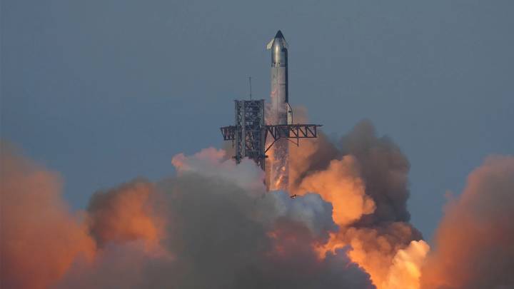 SpaceX successfully completes 10th demo launch of Starship, the world’s biggest rocket