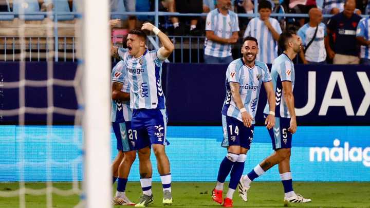 1-0 Así te contamos la primera victoria del Málaga tras una monumental chilena de Rafa
