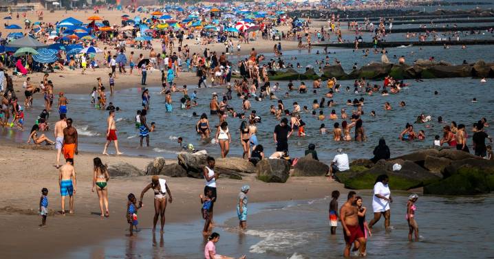 Met Office confirms 'very warm and humid weather' coming in days