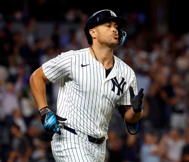 Stanton guía a los Yankees