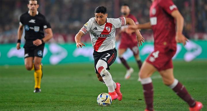 River se durmió en la última jugada y Lanús se lo empató