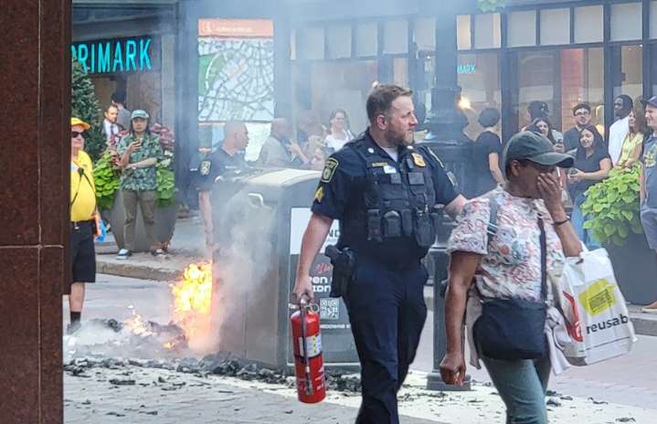 Big Belly goes up in big flames in Downtown Crossing