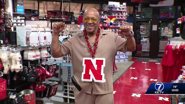 Former Husker football star Mike Rozier hosts meet