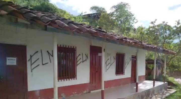 Aparecieron grafitis del ELN en Santo Domingo, Antioquia: autoridades investigan