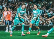 Vence Santos a Chivas