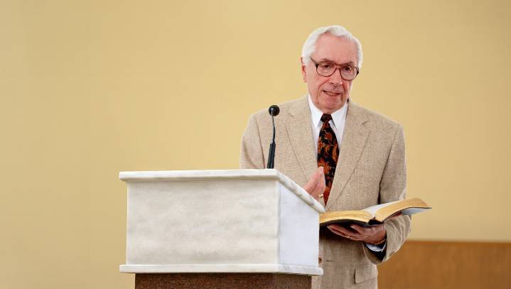 Baptist Pastor Gives Disclaimer That Any Lyric About Lifting Up Your Hands Is Strictly A Metaphor