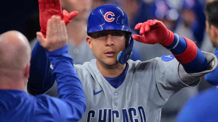 Cubs’ Miguel Amaya carted off field after painful injury vs. Blue Jays