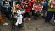 Necropolítica es tirar cuerpos vivos por el acantilado