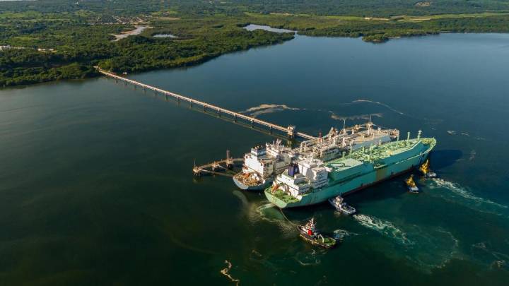 Terminal de importación de gas natural saldrá de operación varios días: ¿habrá racionamientos de energía eléctrica y gas en Colombia?