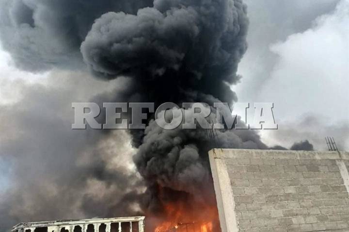 Se incendia predio que almacenaba  combustible en Coyotepec