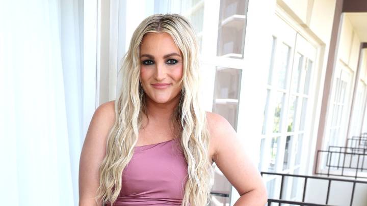 Jamie Lynn Spears' dog drives golf cart into her car