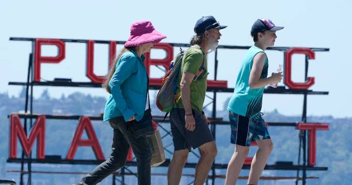 U.S. tourism down amid 'self-inflicted injury'