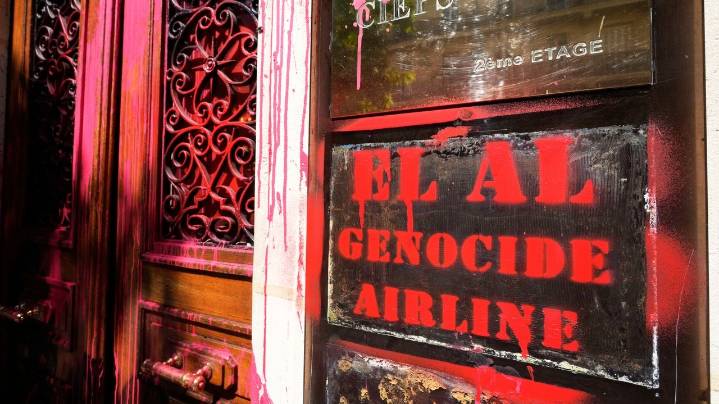 The Paris office of Israeli airline El Al is vandalized with graffiti