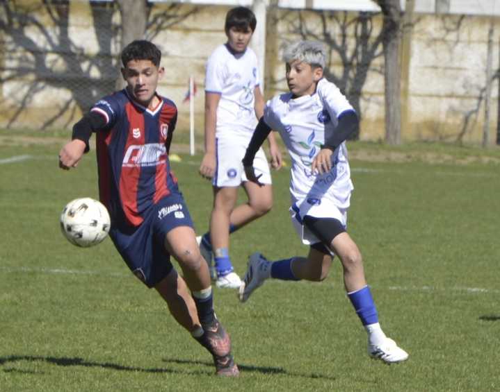Futbol Menor Peñarol de Pigüé manda en Séptima y sigue imparable en el torneo de inferiores