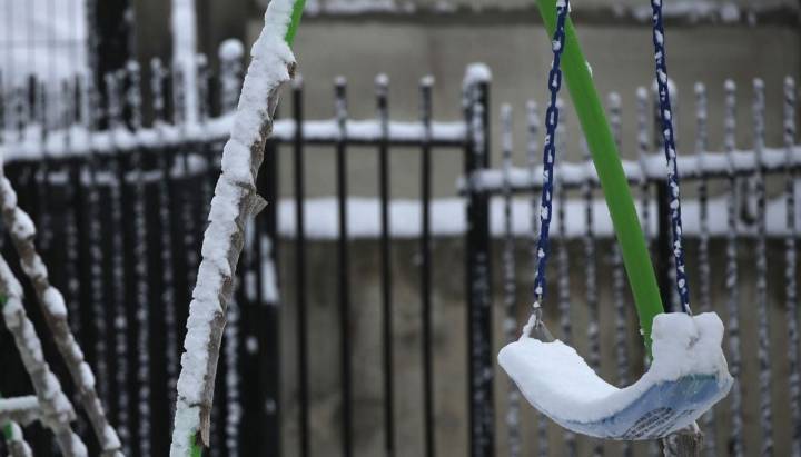 Intensas lluvias y frío extremo se aproximan: ¿Dónde podría caer nieve en Santiago?