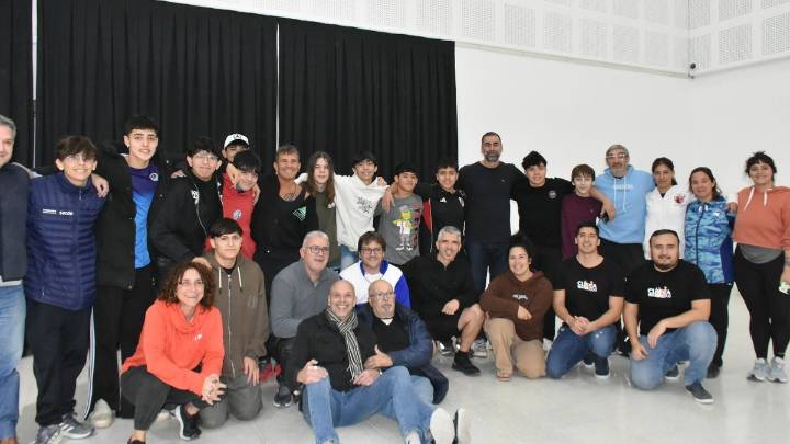 Carlos García ofreció toda su experiencia en Comodoro