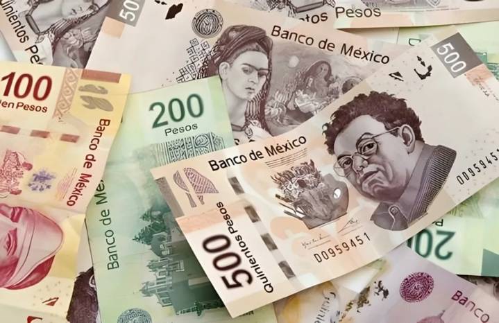 Peso mexicano se debilita ante cautela global y tensiones geopolíticas