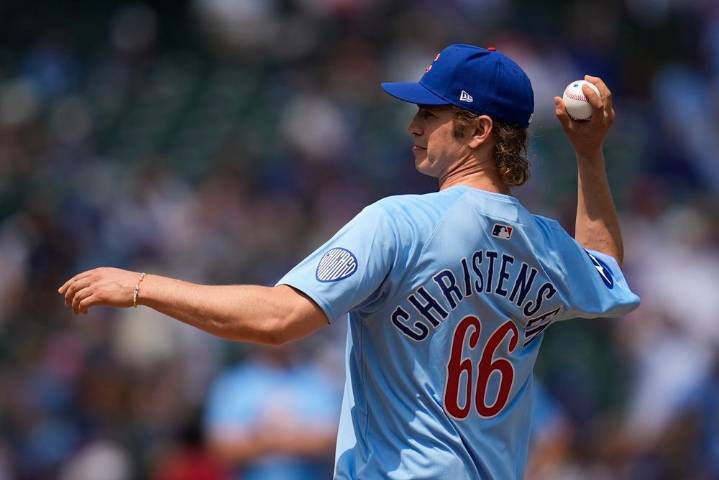 Hayden Christensen all smiles with daughter at Chicago Cubs game