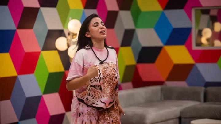 Preocupación en las redes sociales por Karina García: apareció llorando y escribió un sentido mensaje
