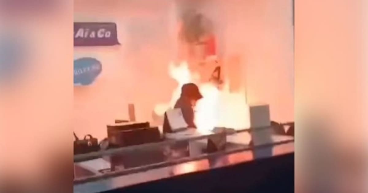 Video impactante: Se prende fuego en aeropuerto tras discusión con su pareja