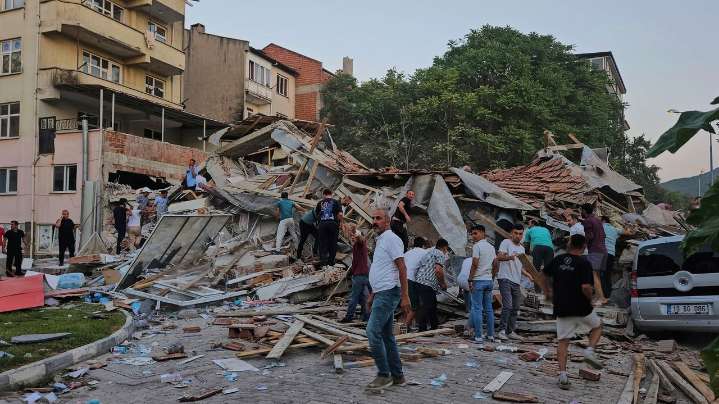 6.1 earthquake hits Turkey's Balikesir province, killing 1 and collapsing buildings