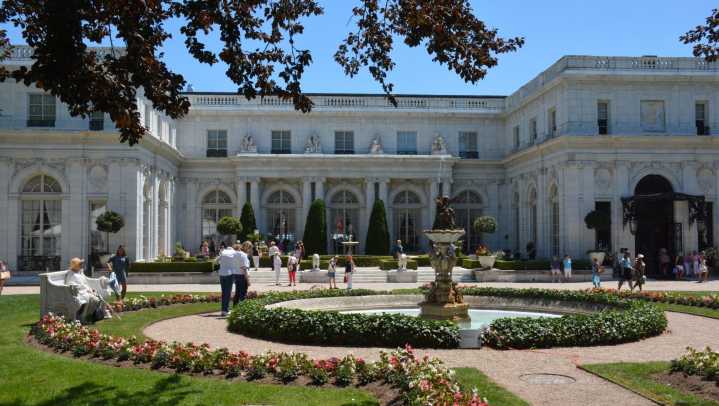 Here are some possible venues in Rhode Island for Taylor Swift's wedding