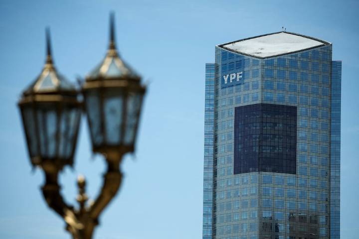 Horas decisivas del juicio por YPF: la Justicia de EE.UU. decide si mantiene la orden para que la Argentina entregue las acciones