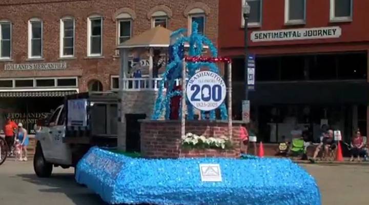 Parade helps Washington celebrate bicentennial