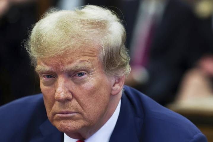Trump esquiva multa de $500 millones, pero se le prohíbe liderar empresas