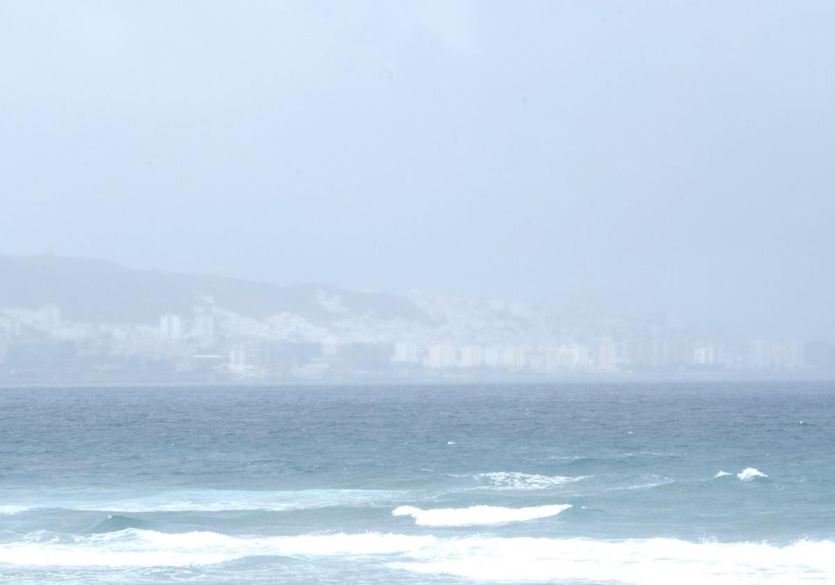 Lluvias débiles en medianías y temperaturas sin cambios el lunes en Canarias