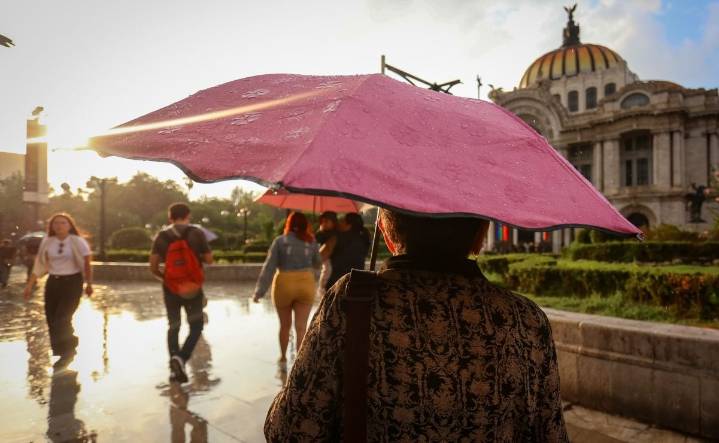 Clima CDMX: Se prevé ambiente caluroso y lluvias ligeras; posibles chubascos con granizo por la tarde de hoy, 20 de agosto