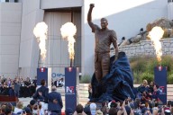 Patriots unveil Tom Brady statue at Gillette Stadium ahead of preseason opener