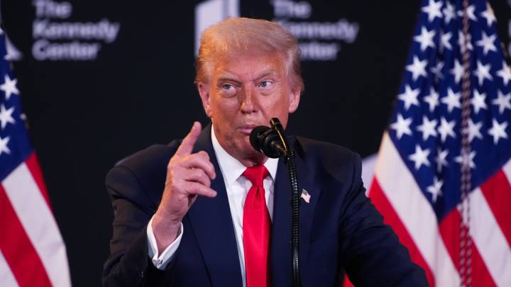 Trump orders easing of commercial spaceflight rules, in boon to Musk's SpaceX