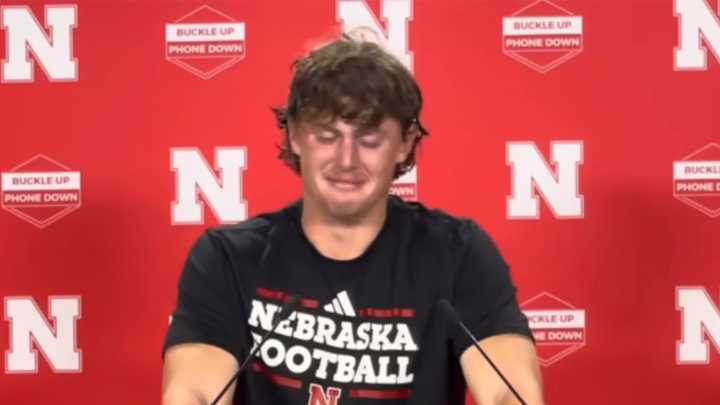Emotional college football star breaks down in floods of tears and apologizes after difficult press conference question