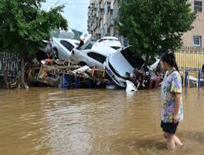 Lluvias récord azotan China y obligan a evacuaciones masivas